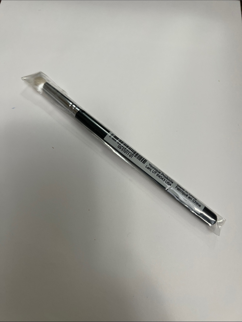 Crease Eyeshadow Brush - Black Handle